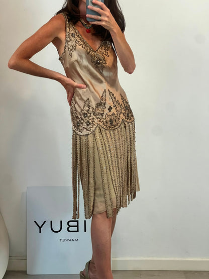 VERSACE Jeans Couture. Vestido de cóctel de seda beige con bordados