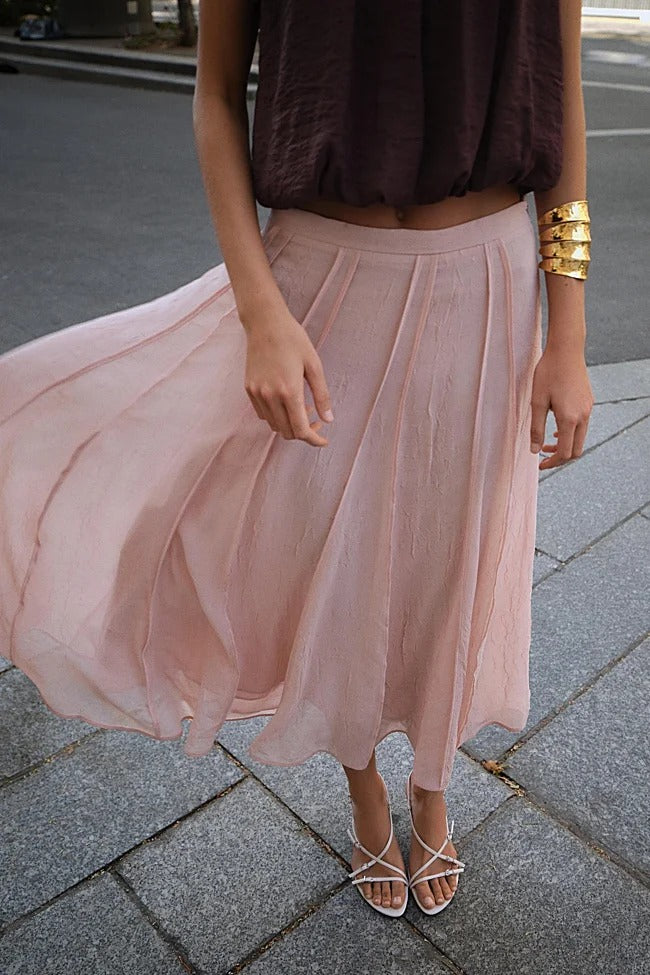 ZARA. Falda rosa claro vaporosa