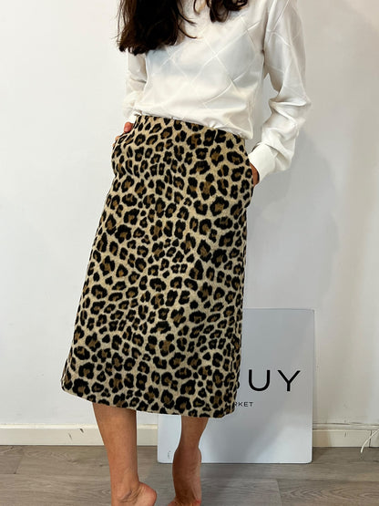 H&M. Falda mdi textura animal print