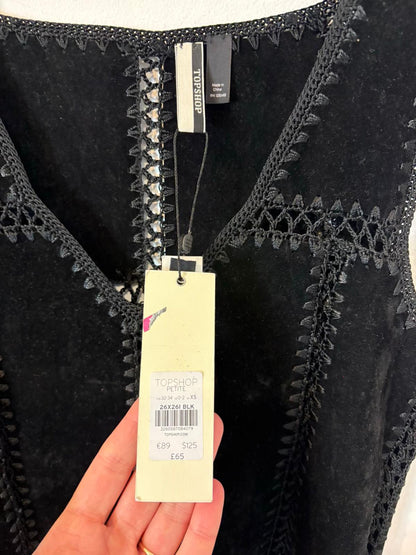 TOPSHOP. Top negro antelina y croché