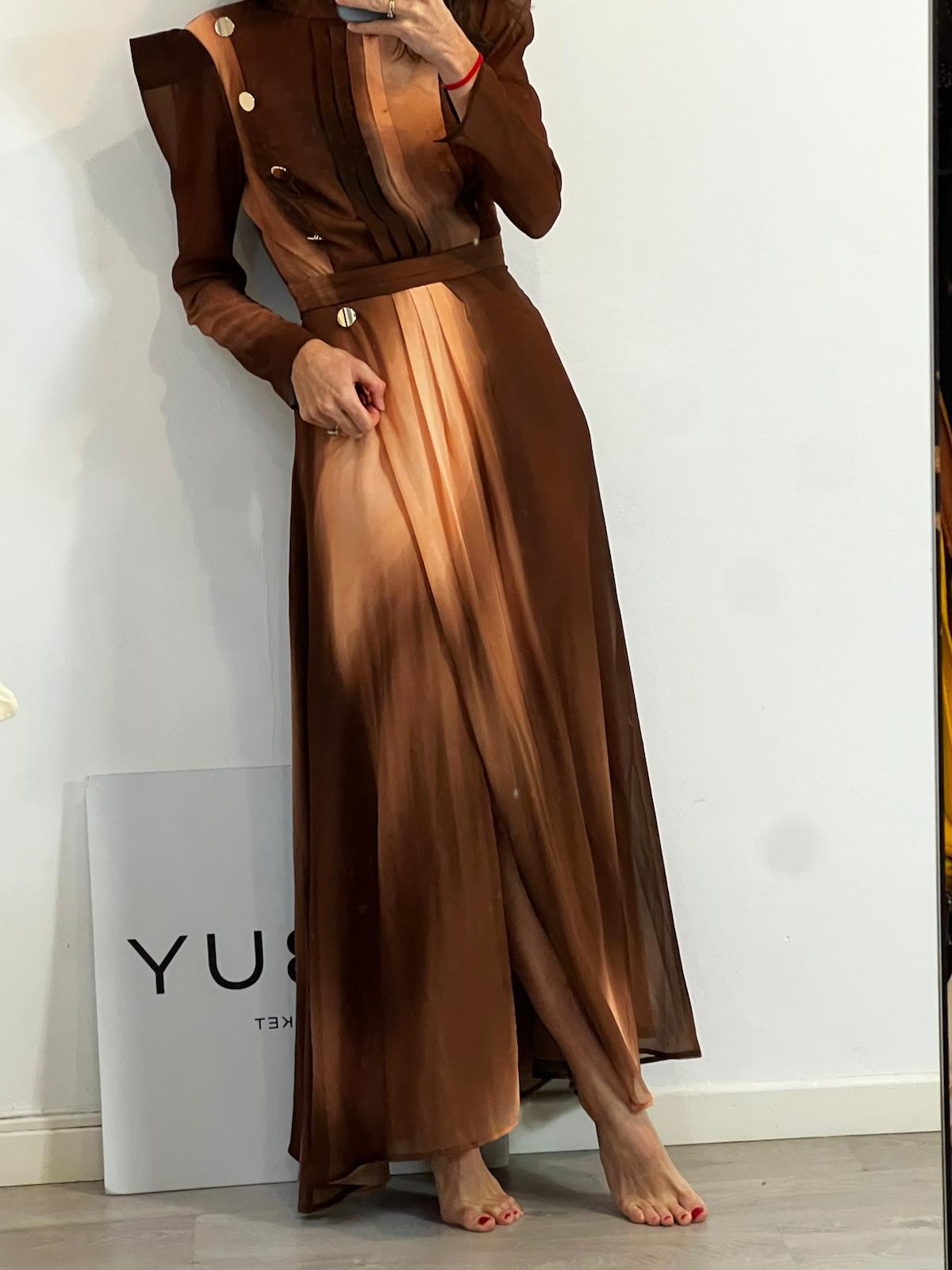 IQ COLLECTION. Vestido largo tonos tierra