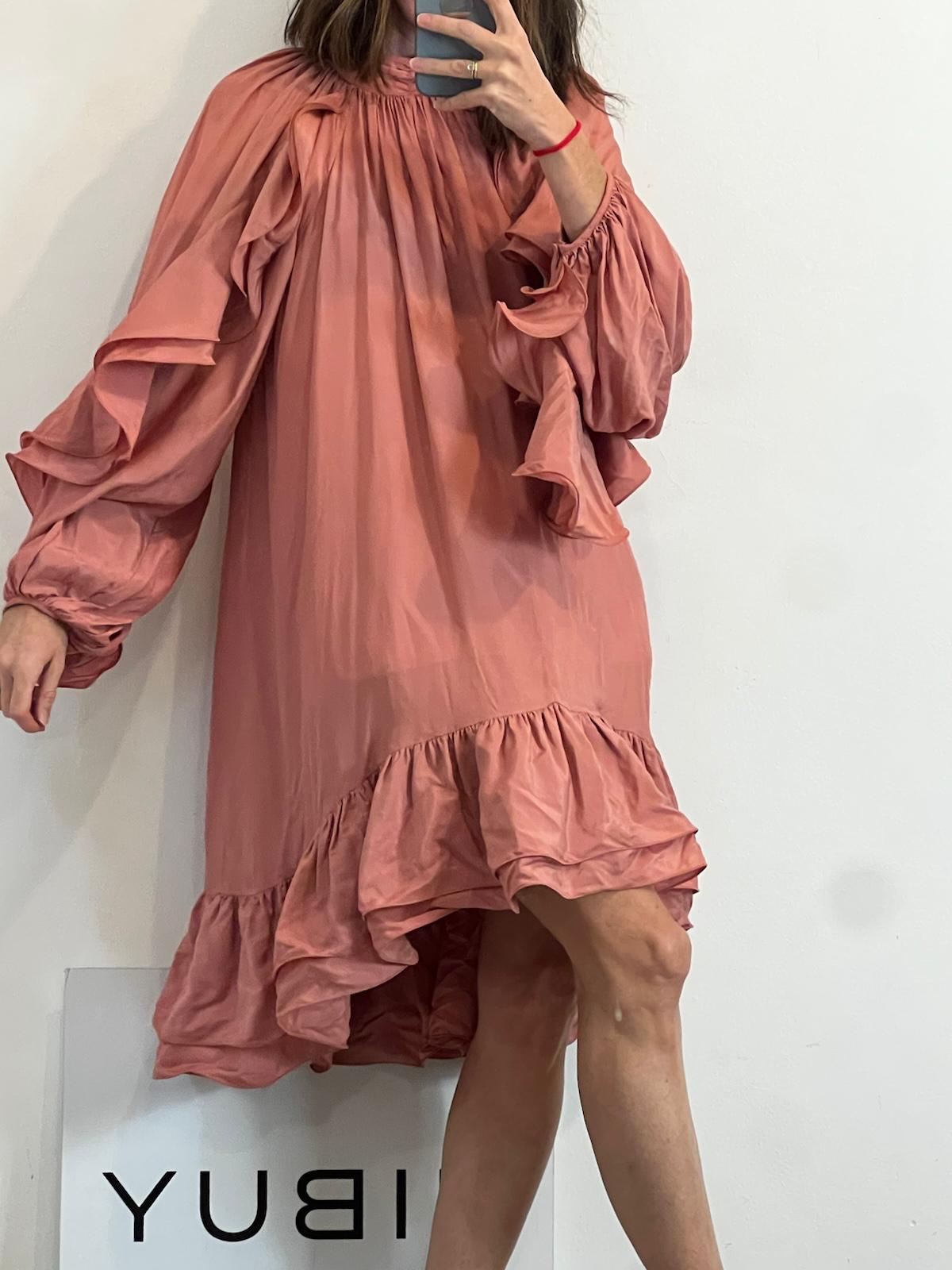 & OTHER STORIES. Vestido rosa volantes