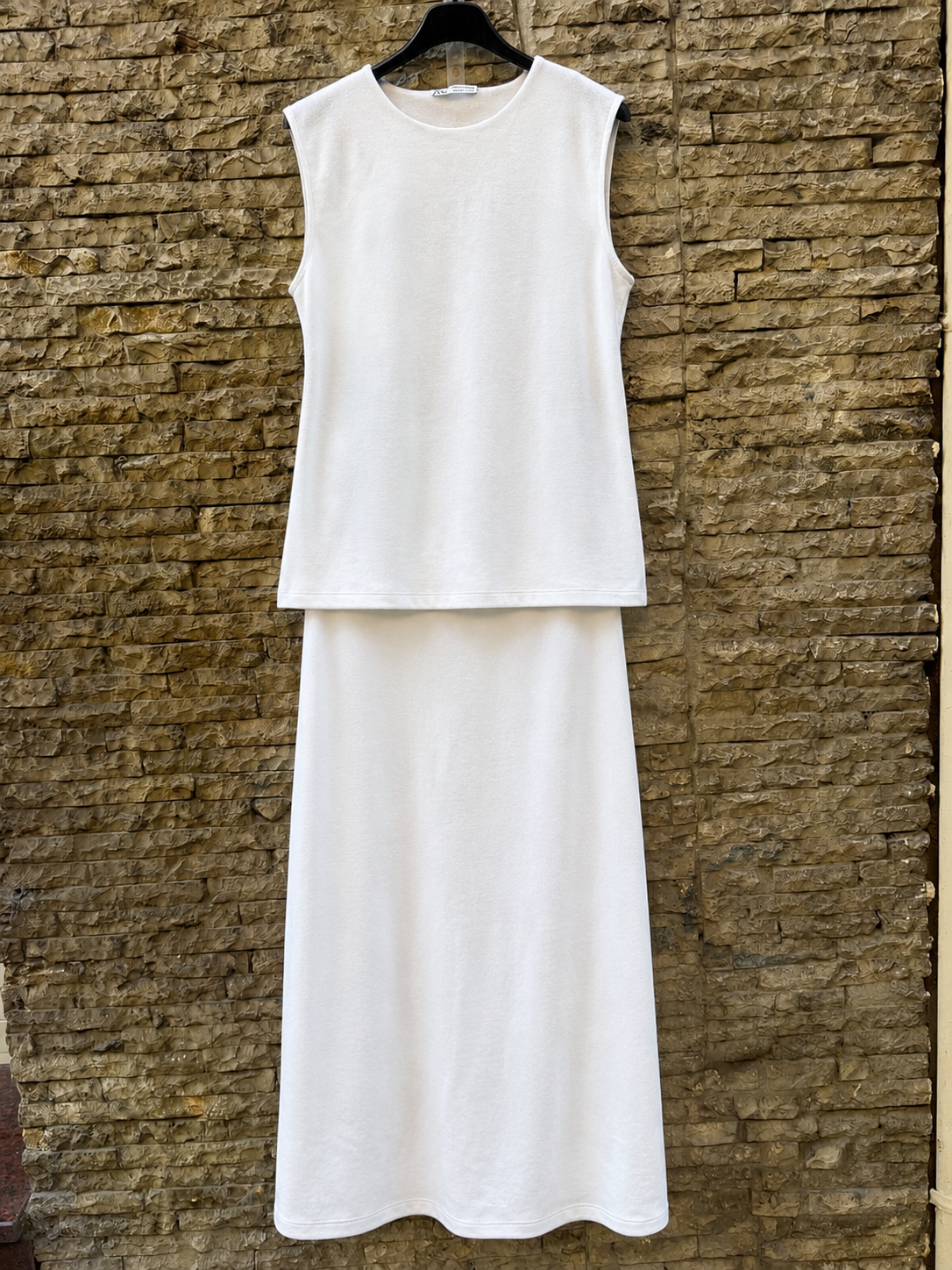 ZARA. Conjunto falda  y top blanco textura