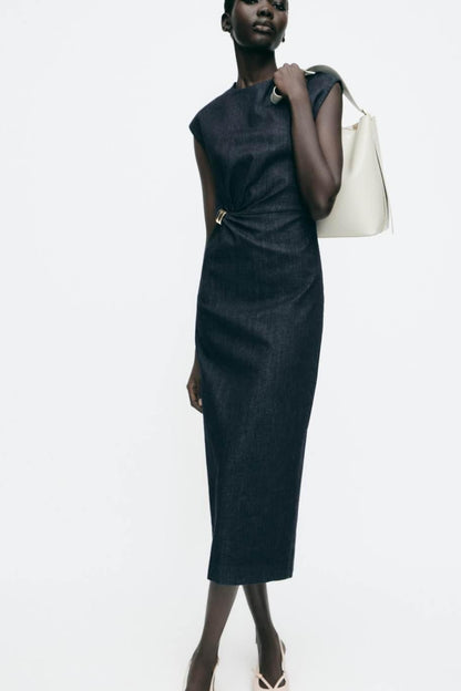 ZARA. Vestido denim midi broche dorado