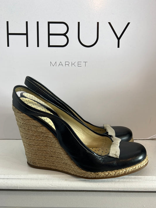 MIU MIU. Cuñas piel azul oscuro. T 39