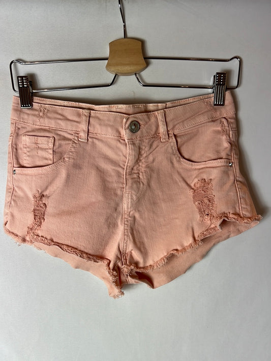 BERSHKA. Ripped light pink shorts. Size 34