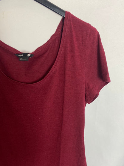H&amp;M. Burgundy T-shirt. TL