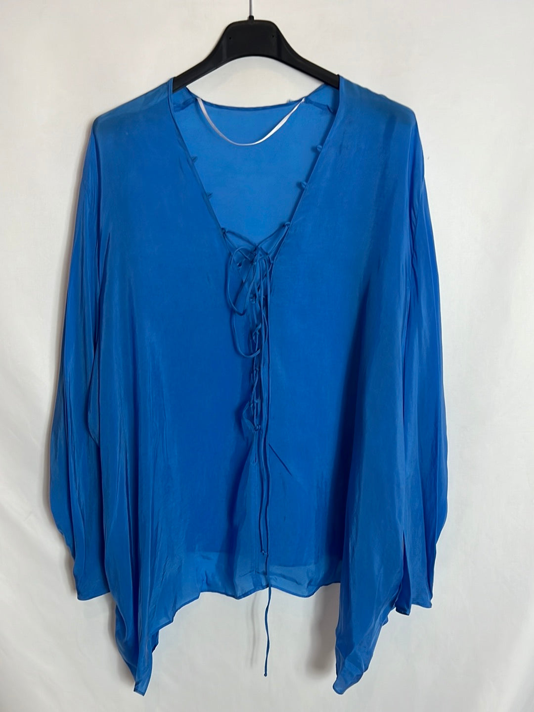ZARA. Zara blue flowy blouse with drawstring. TL