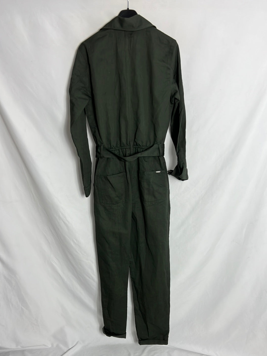 MASSIMO DUTTI. Mono largo verde. T.s