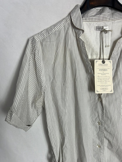 OYSHO. Mono corto blanco rayas grises. T S