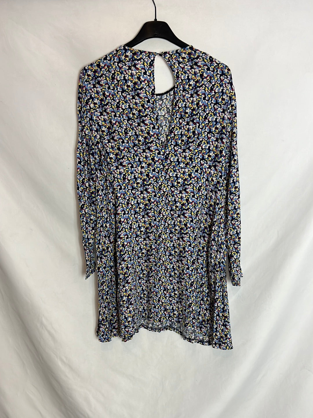 ZARA. Vestido corto flores. T M