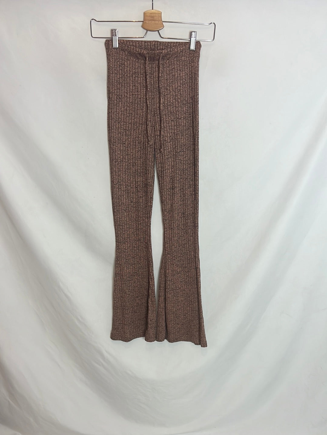 TOPSHOP. Pantalón punto campana. T.32