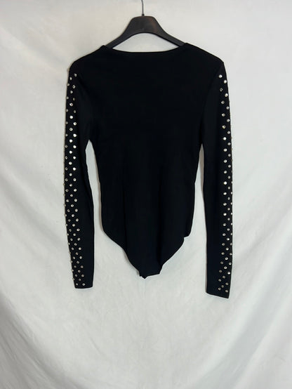 ZARA. Body negro punto detalle tachuelas. T S