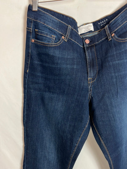 VIOLET. Dark wash skinny jeans. Size 48