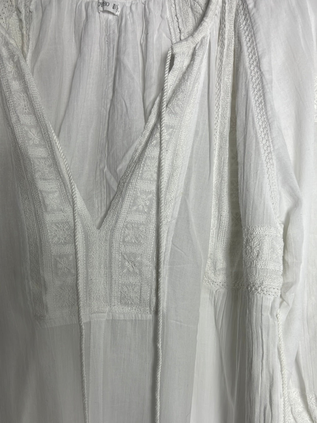 OYSHO. Vestido blanco estilo kaftán. T S/M