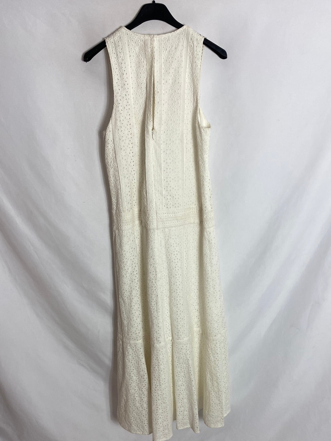 BDBA. Vestido midi blanco troquelado. T.38
