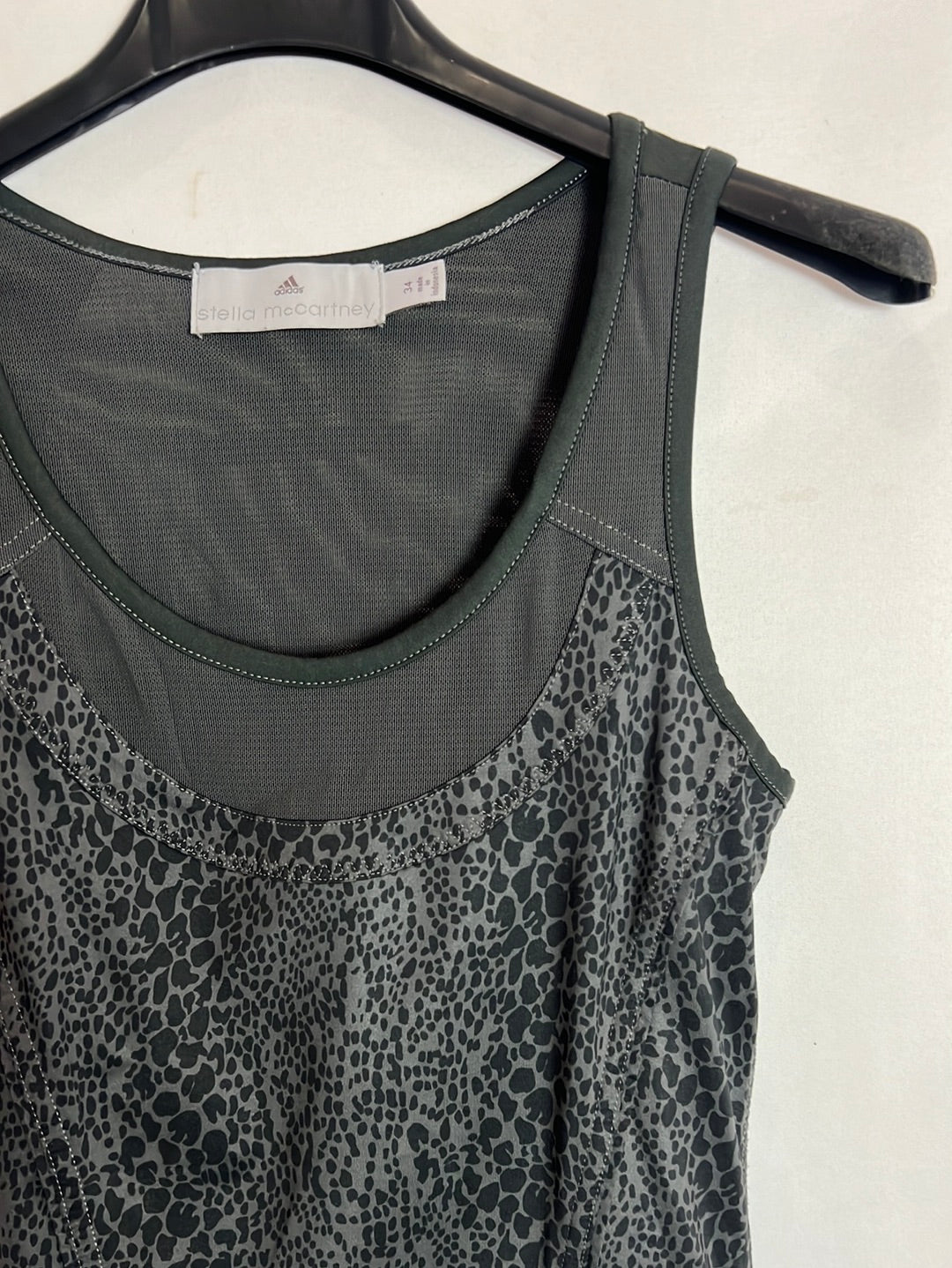 STELLA McCARTNEY. Top deportivo animal print. T 34