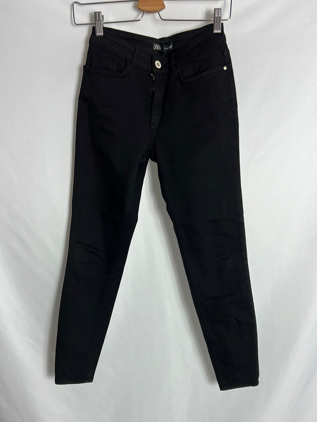 ZARA. Black skinny pants. Size 36