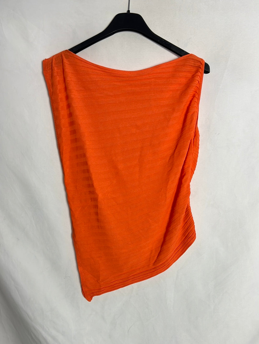 MARIA GRANDES. Flowy orange ribbed top. TS