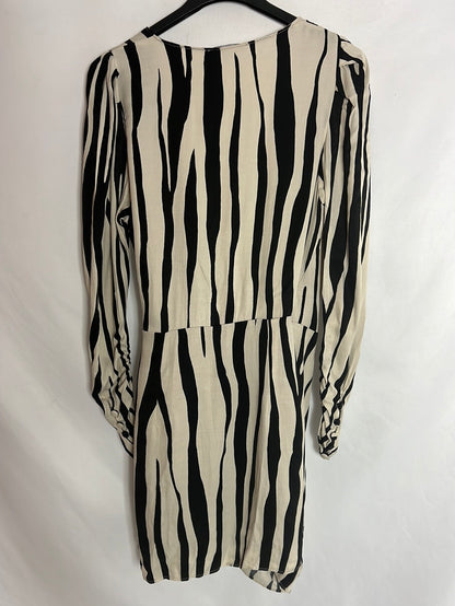 ZARA. Vestido corto beige y negro cruzado. T XS