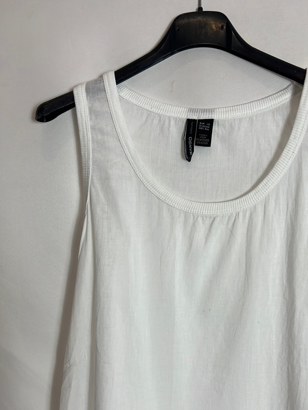 MANGO. Top blanco semitransparente. T XS