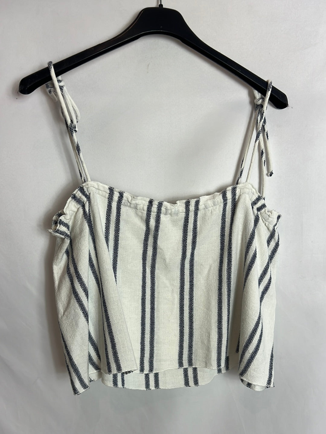 MANGO. Top textura rayas blanco y azul. T M