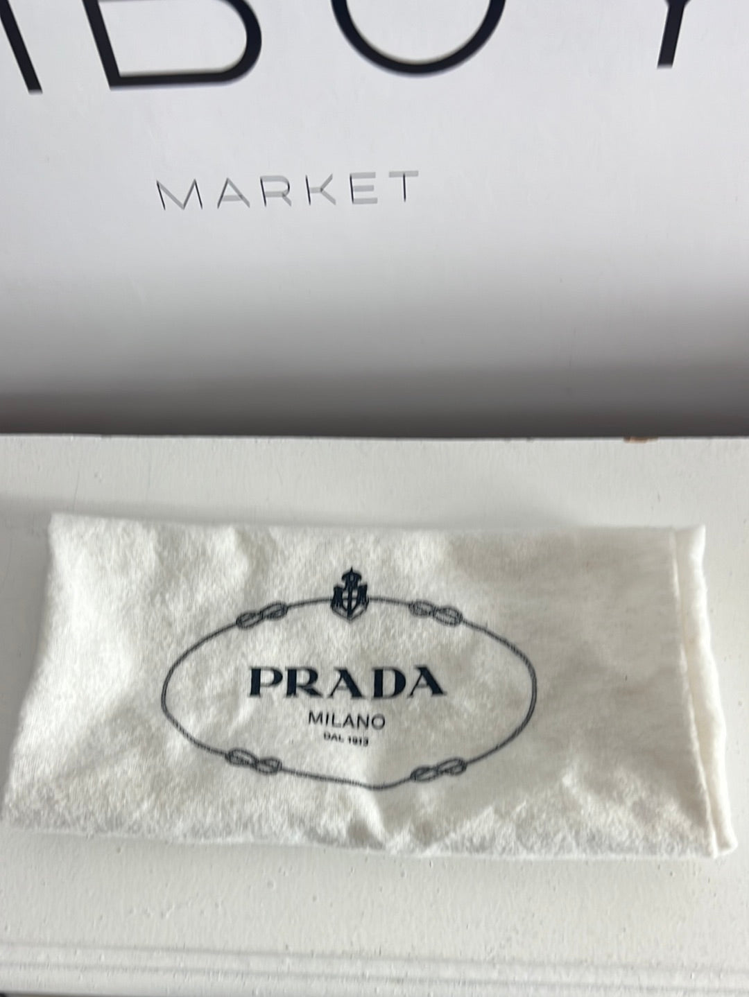 PRADA. Botines negros piel. T 37