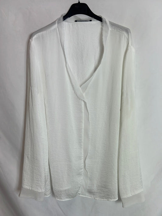 VOLIETA BY MANGO. White wrap blouse with collar and cuff details. Size XL