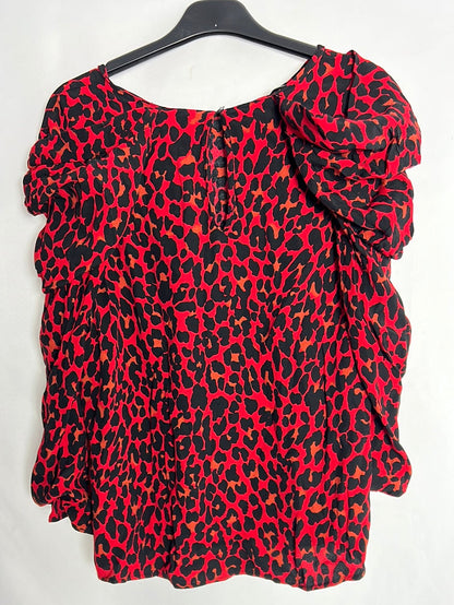 ZARA. Blusa roja animal print . T S