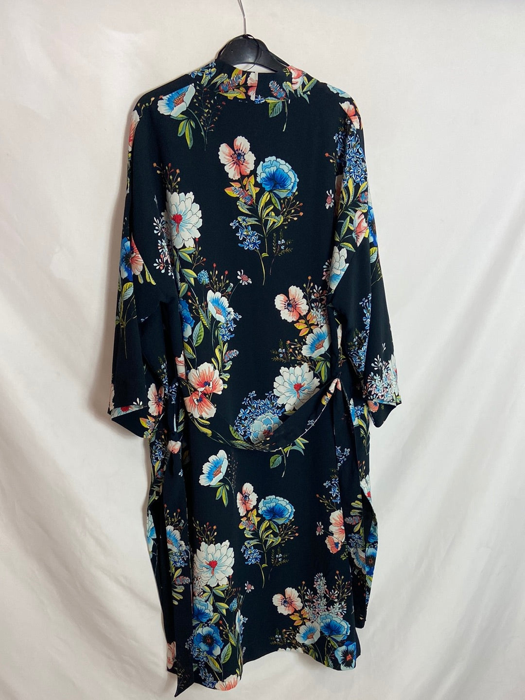 BERSHKA. Kimono azul flores T.XS