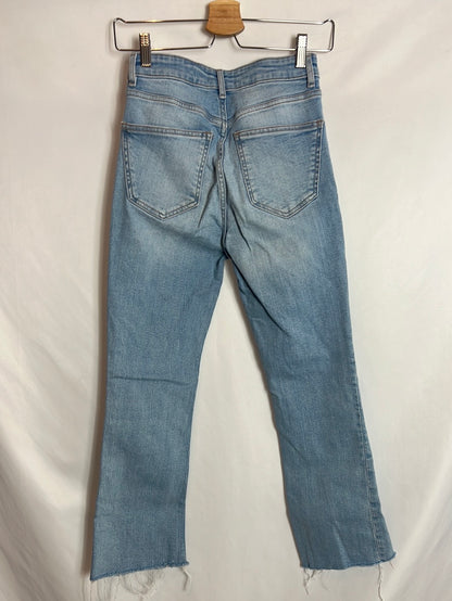 ZARA. Light-colored cropped denim pants. Size 36