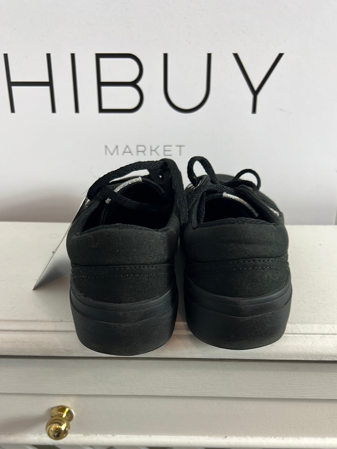 DC. Zapatillas clásicas negras. T 36