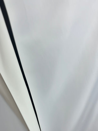 ZARA. White trousers with black stripes on the sides. XS