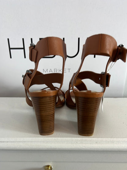 ZARA. Sandalia piel hebillas T.38