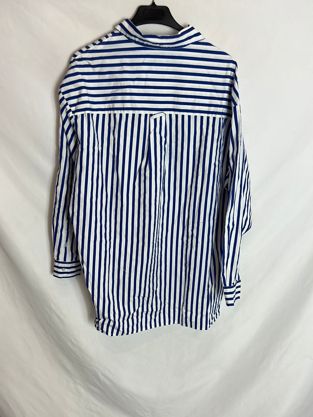 BERSHKA. Camisa oversized botones. T.S