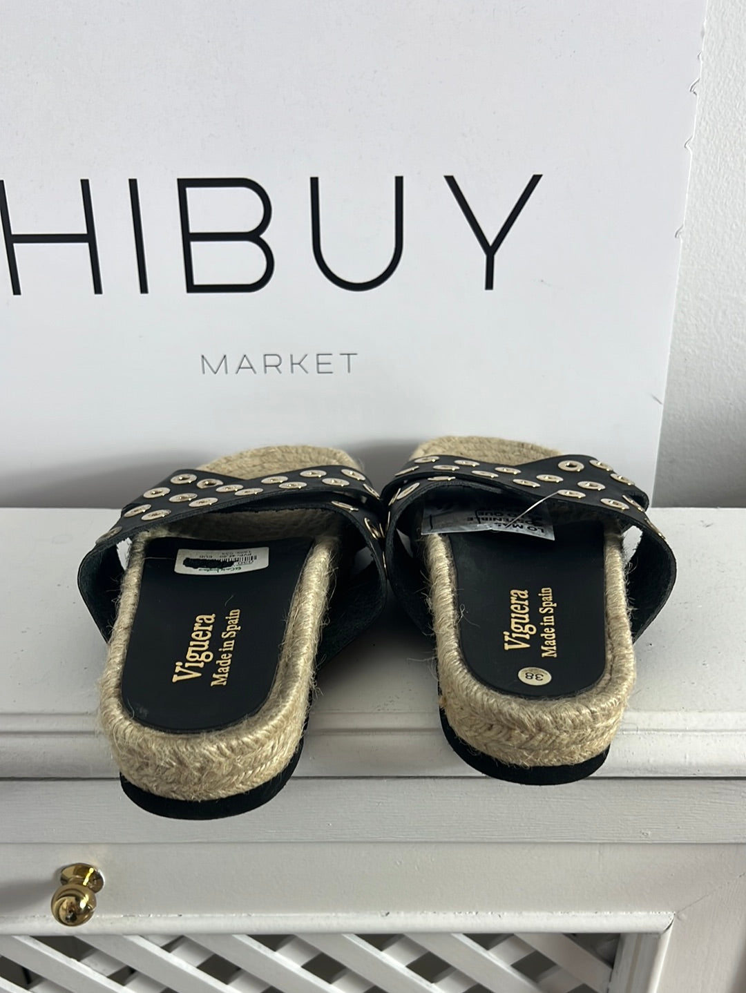 VIGUERA. Alpargata negra tachuelas .38