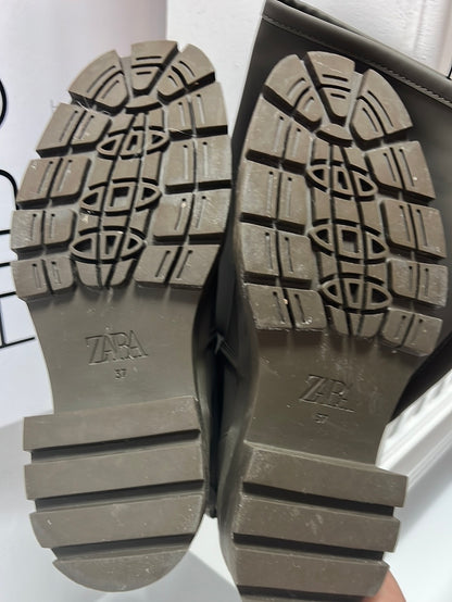 ZARA. Botas altas verdes plataforma. T 37 (tara)