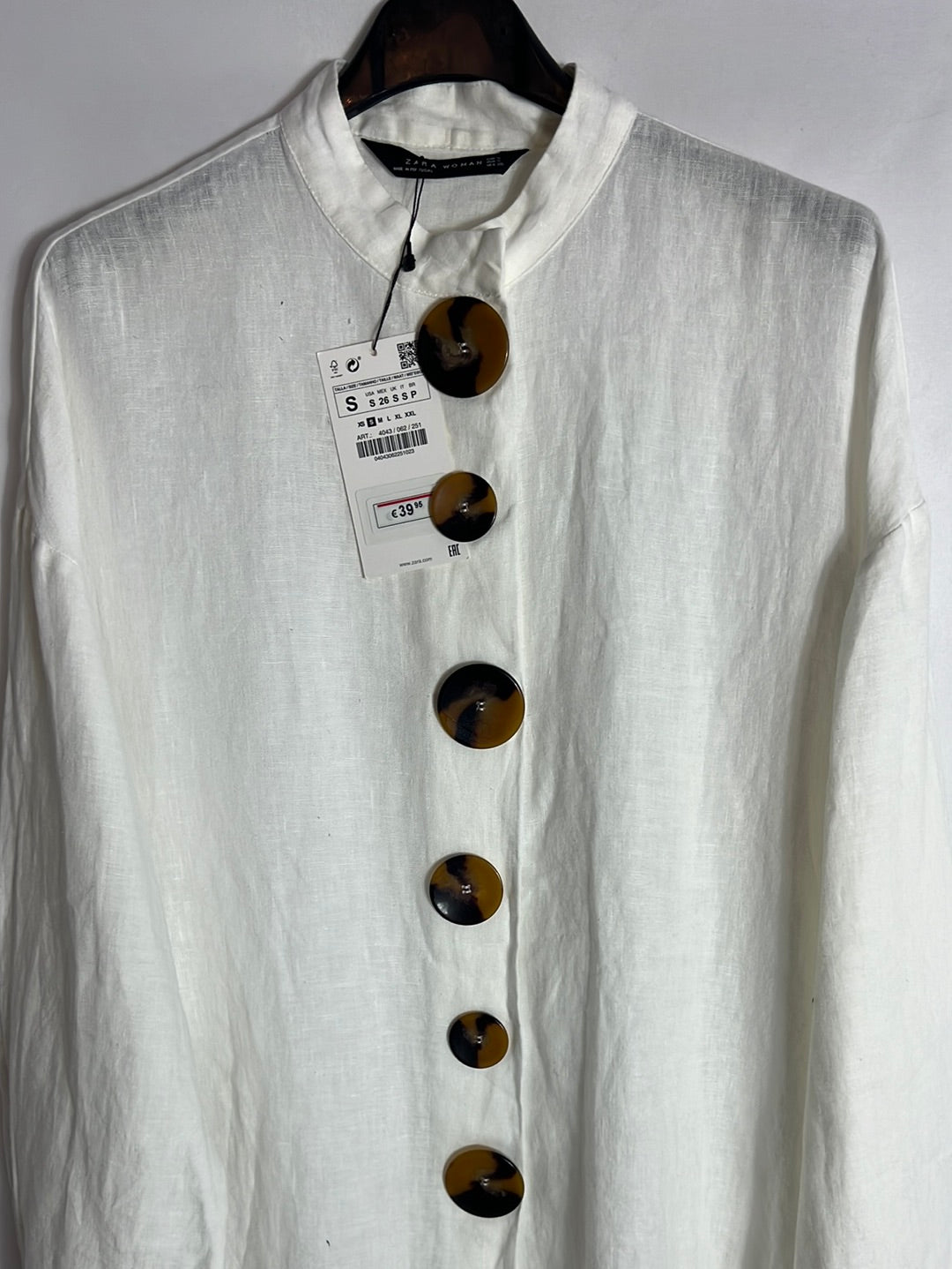 ZARA. Blusa lino blanca botones. T S