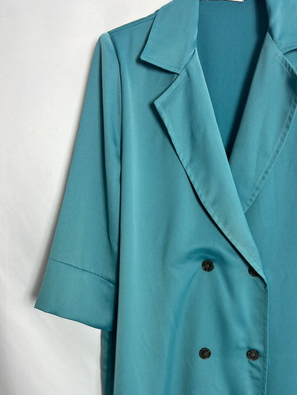 MARIA VALDES. Chaqueta larga fluida satinada. T M