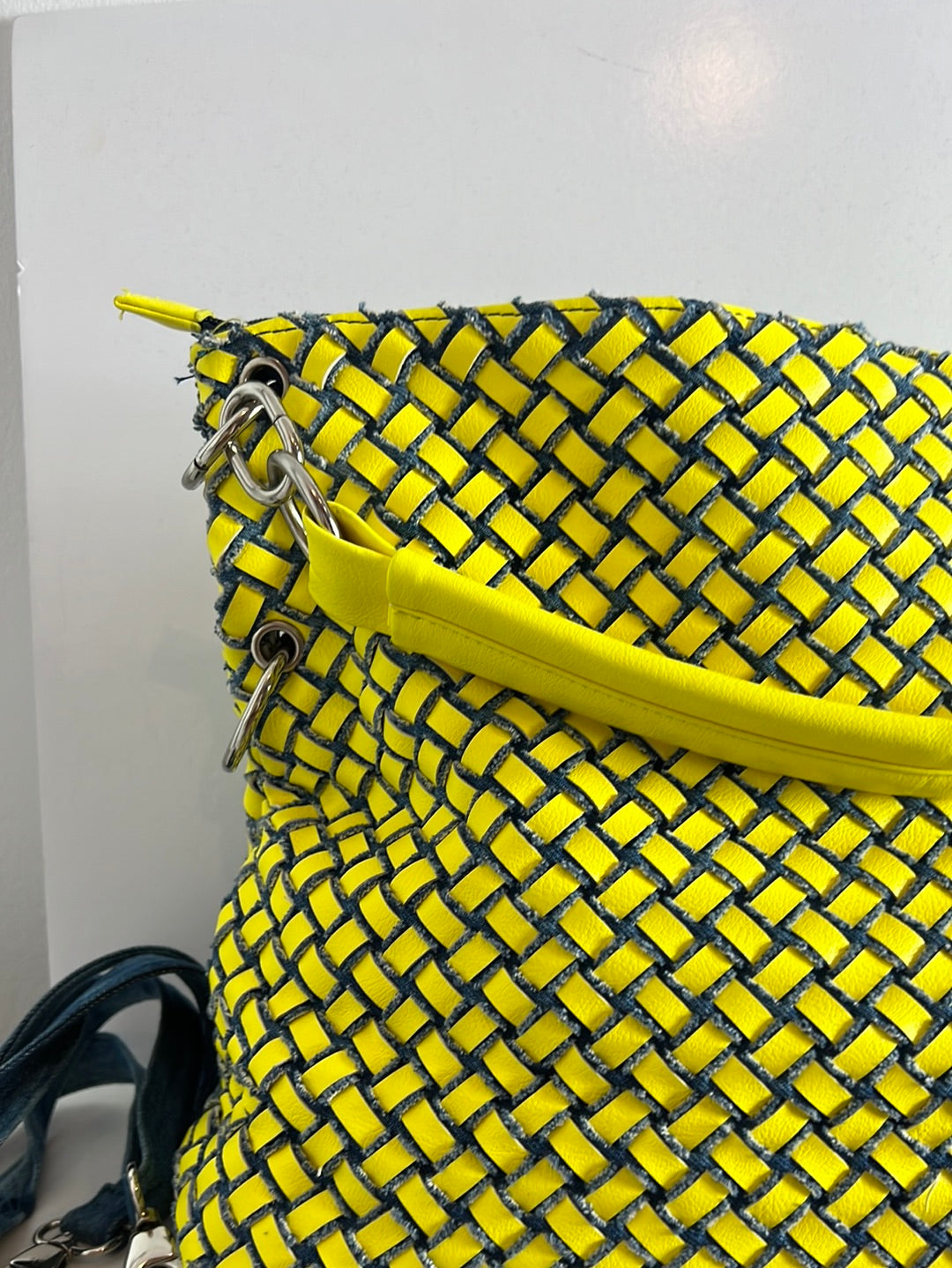 SHIMO SHIMO. Yellow shopping bag