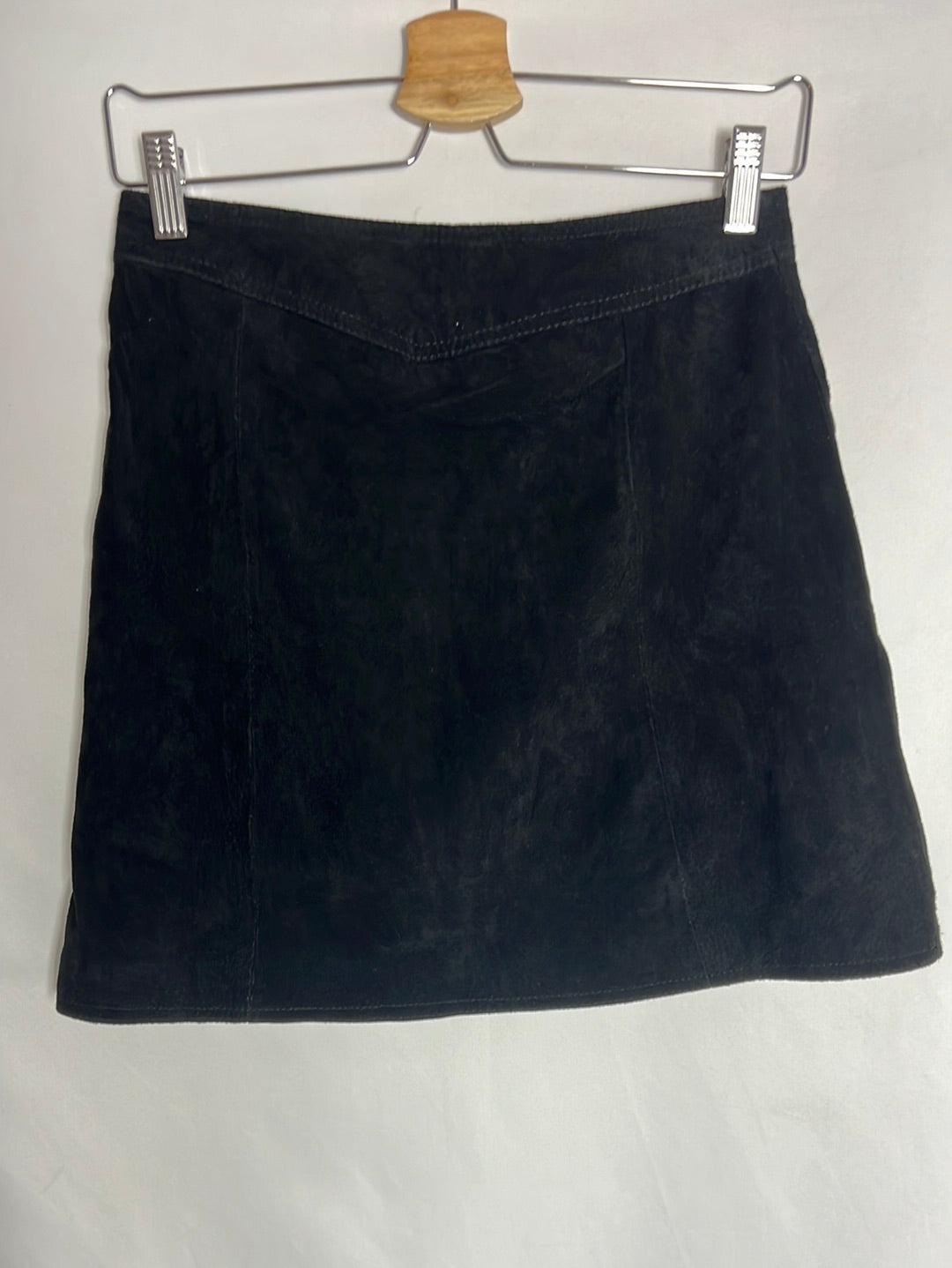 ZARA. Black leather skirt with embroidered flowers. Size XS