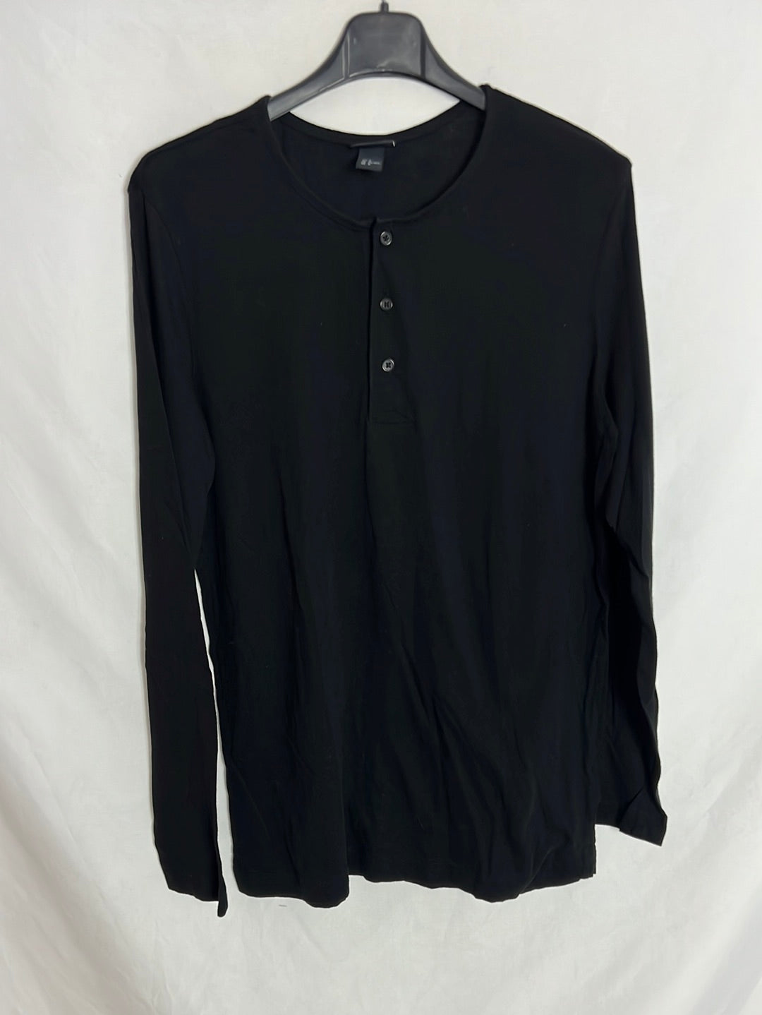 H&M. Camiseta manga larga negra. T M