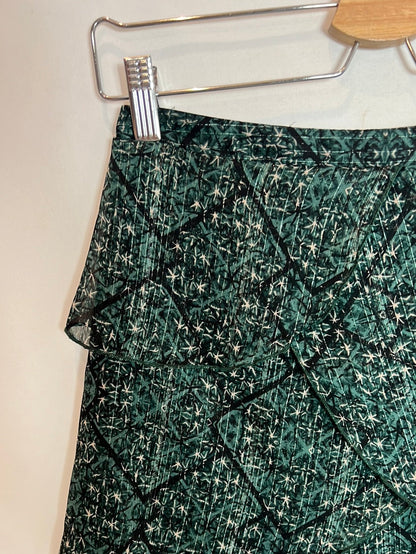 VILA. Short green chiffon skirt. XS