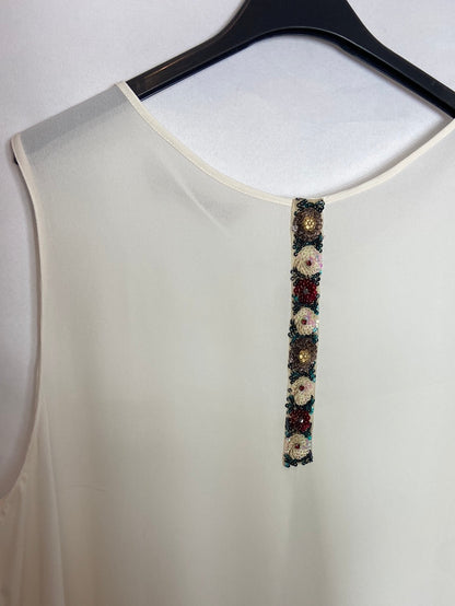 ZARA. Blusa blanca con detalle de lentejuelas T.XXL