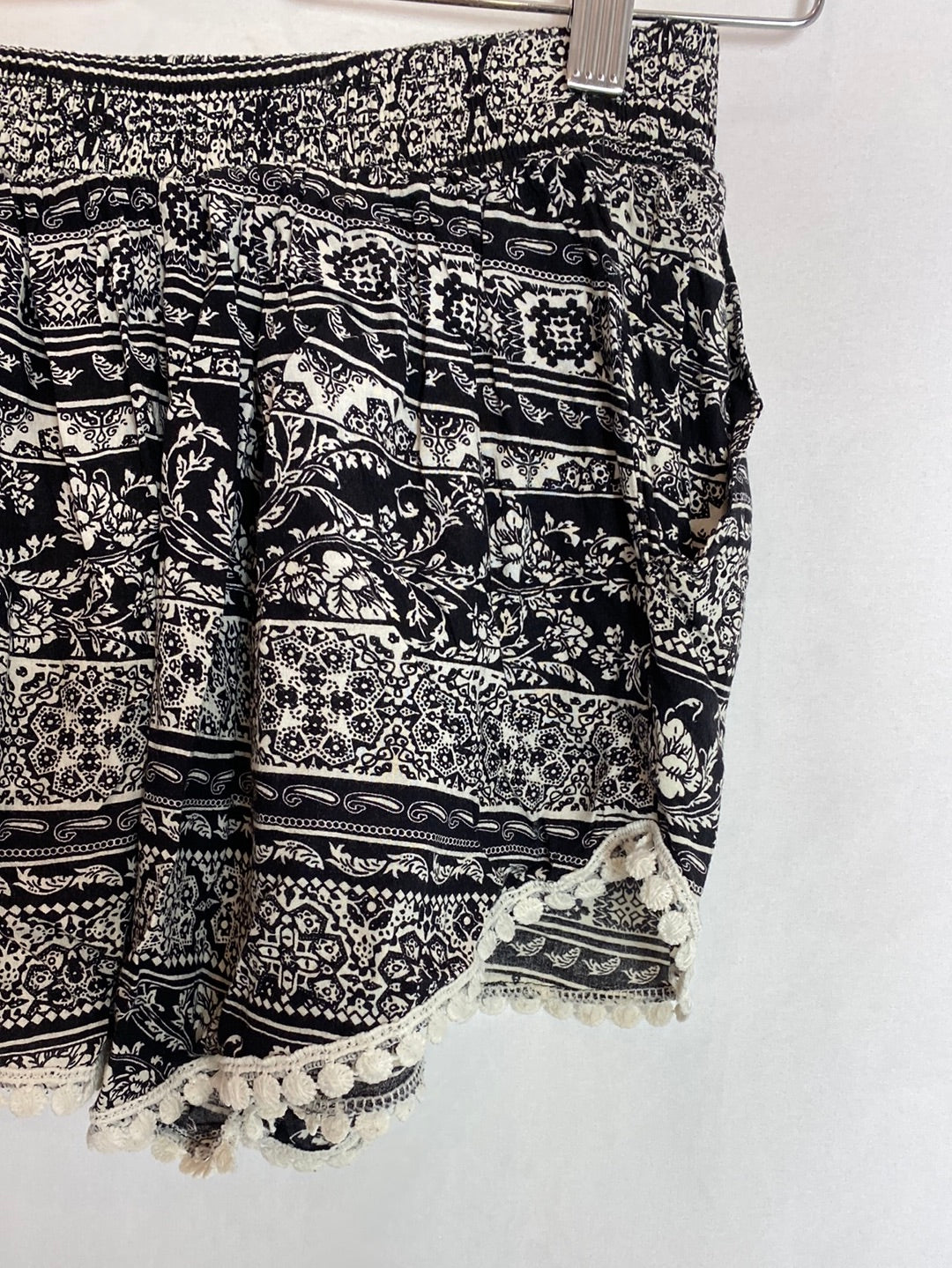 ONLY. Pantalones cortos fluidos estampados. T.M