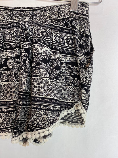 ONLY. Pantalones cortos fluidos estampados. T.M