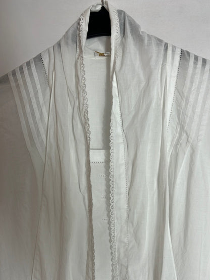 INTROPIA. Short white blouse with bow. Size 38