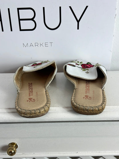 MACARENA. White embroidered mules, size 37 (tara)