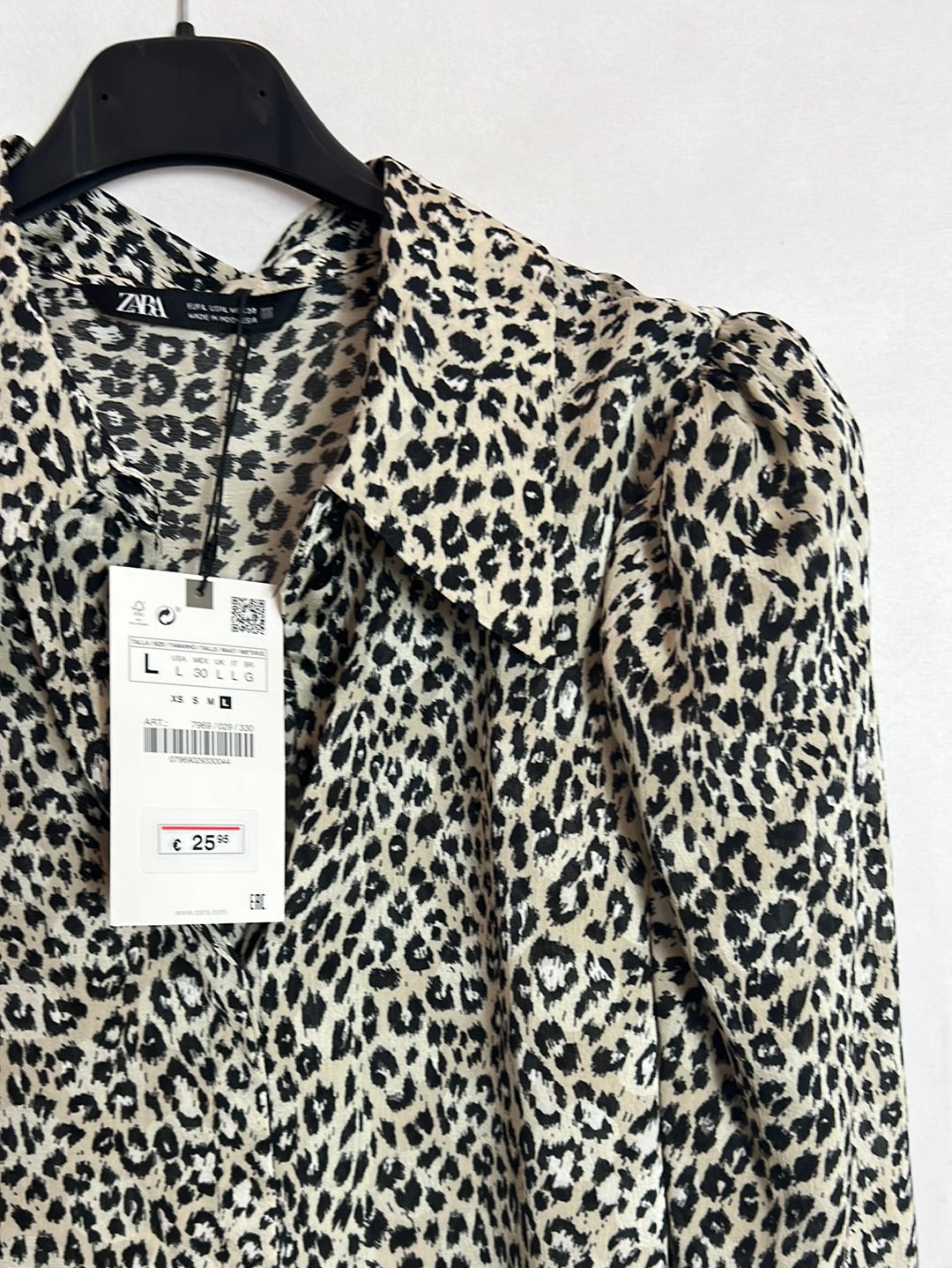 ZARA. Animal print blouse with puffed sleeves. TL