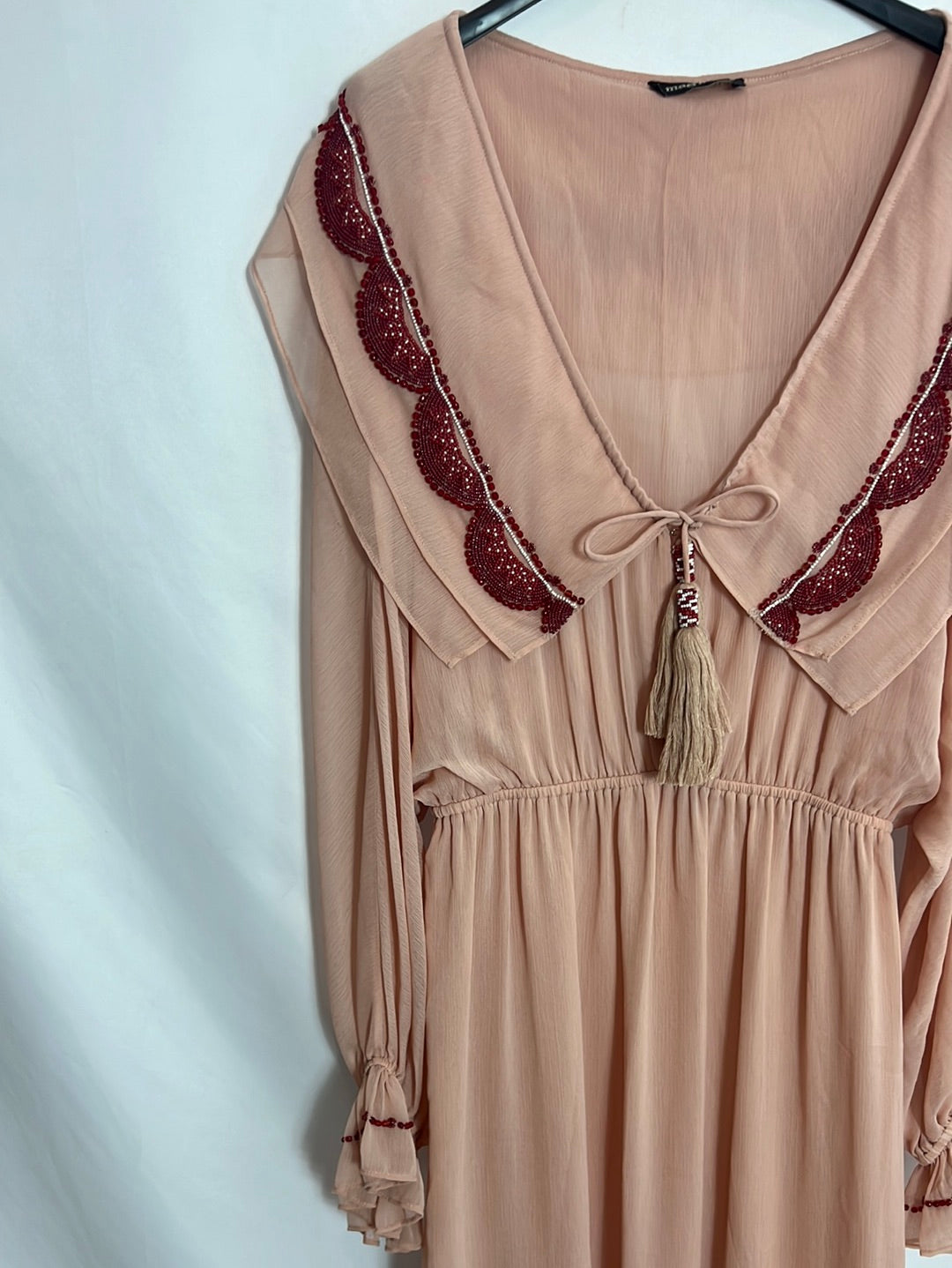MAGNOLIA. Long pink chiffon beaded dress. TM